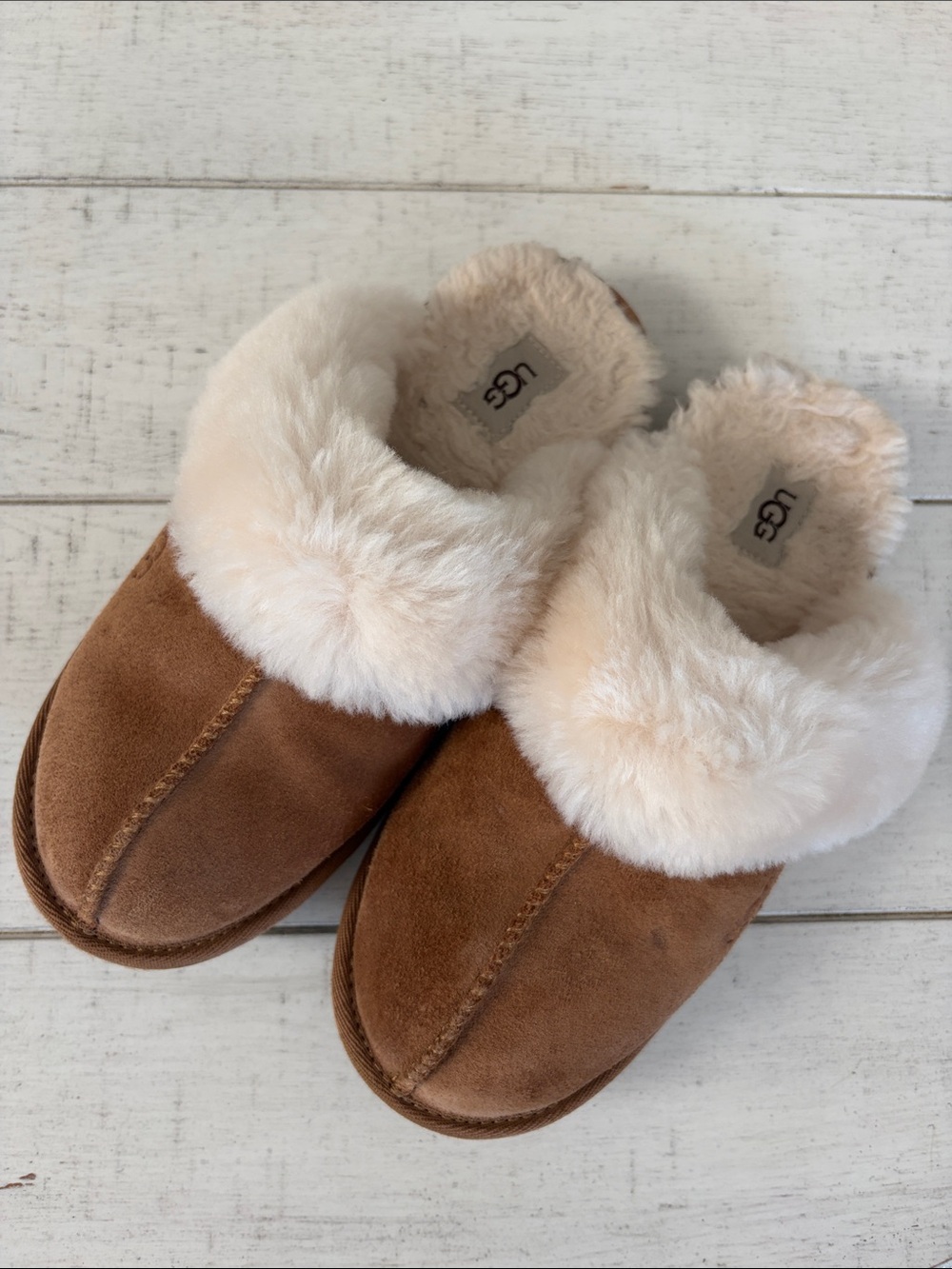 UGG BIG Kids COZY II Chestnut Suede Slip-On Slippers
